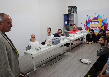 Gemlik’teki Bu Atölye, Hem Toplumsallaştırıyor Hem de İş Hayatına Adapte Ediyor