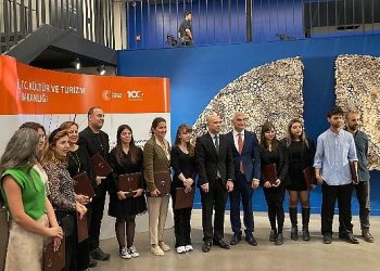 Genç sanatkarlar yapıtları ile izmir kültür sanat fabrikası’nda