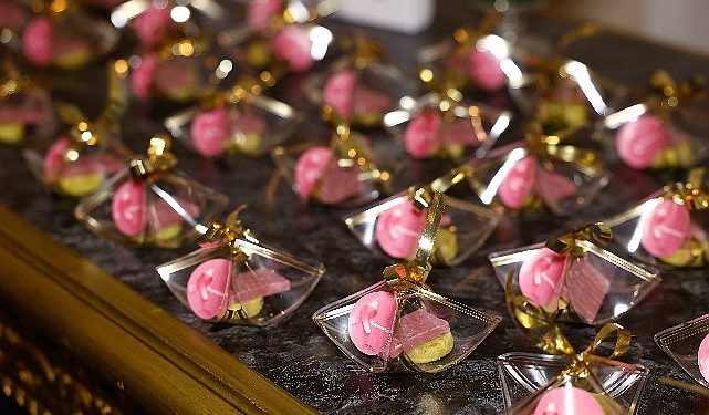 Göğüs kanseri farkındalığı ve erken teşhisin ehemmiyeti için çırağan palace kempinski istanbul ile memeder 9 yıldır el ele