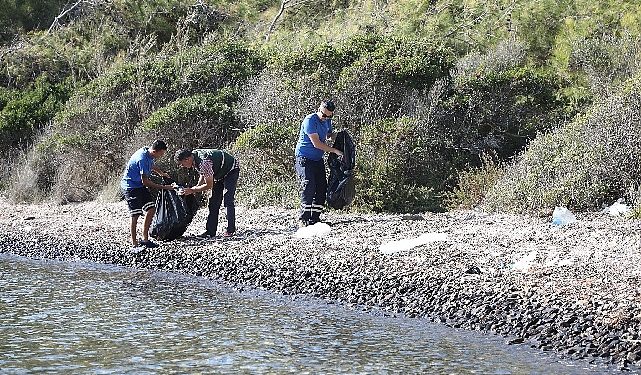 Gökova Körfezinde Araç Yolu Olmayan Koylar Temizleniyor