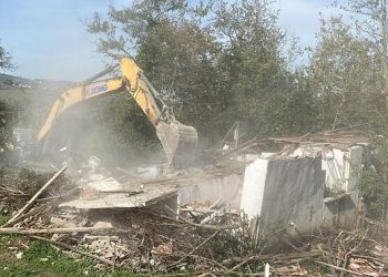 Gölcük’te meruk ve orta hasarlı 123 bina yıkıldı