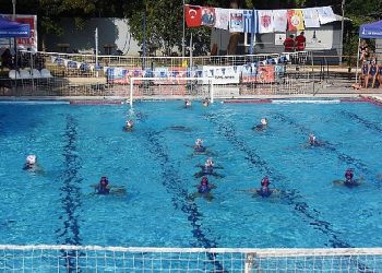 Havuzda büyük heyecan başladı