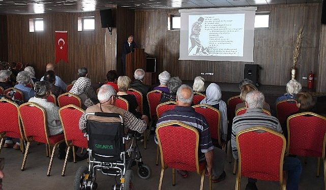 Huzurevi sakinlerine Bilinmeyen Taraflarıyla Atatürk konferansı