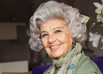 İBB Kent Tiyatroları Jeyan Mahfi Ayral Tözüm’ü kaybetmenin derin ıstırabını yaşıyor