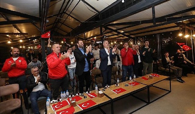 İnegöl Tribününde Ulusal Coşku