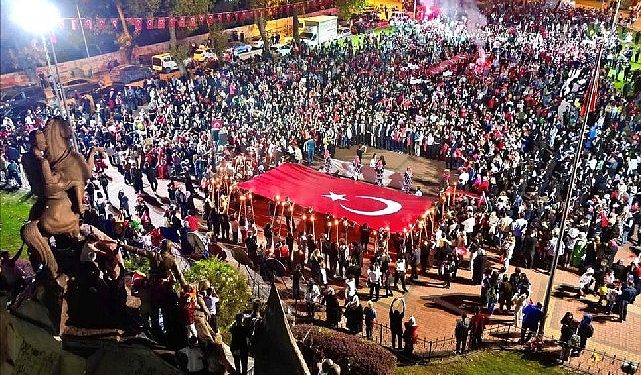 İnegöl’de 100. Yıl Coşkusu Caddelere Sığmadı