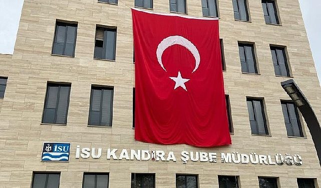 İSU, Türk Bayraklarıyla donatıldı