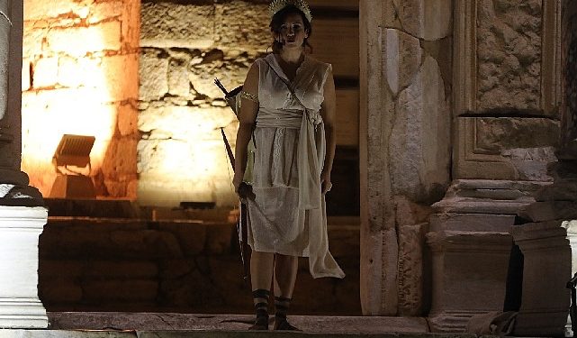 “İz Bırakan Bayanlar Tarihi Kentte Sahne Aldı”