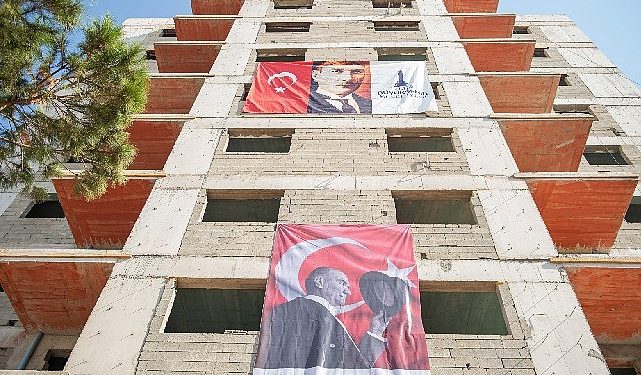 İzmir sarsıntısında hayatını yitirenler unutulmadı