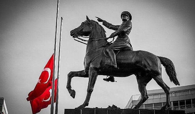 İzmir’de 100 yılın kutlaması