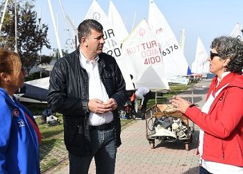 Kadıköy Belediyesi, Cumhuriyetimizin 100. yılına özel yelken yarışları düzenledi