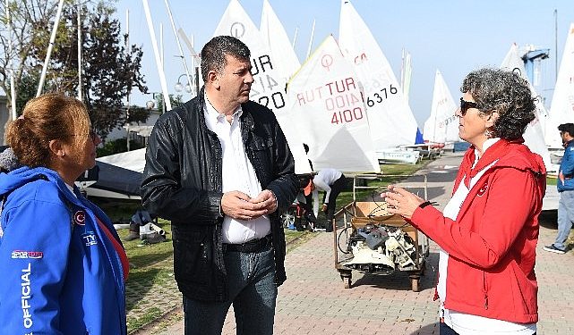 Kadıköy Belediyesi, Cumhuriyetimizin 100. yılına özel yelken yarışları düzenledi