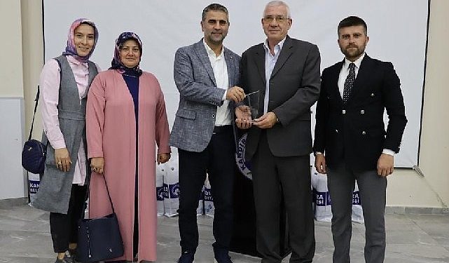 Kandıra Belediye Lideri Turan 31 emekli çalışanı ile bir ortaya geldi