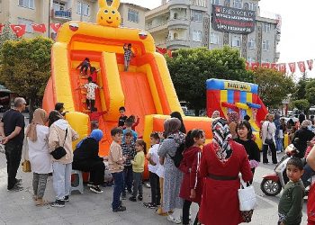 Karaman Belediyesi’nden çocuklara cumhuriyet bayramı armağanı