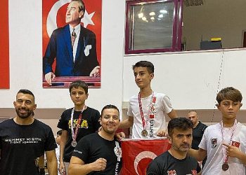 Kemer Belediyesi Kick Boks ekibinden 6 madalya