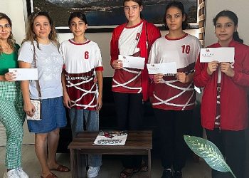 Kemer Belediyesi’nden Badminton Atletlerine Ulaşım Takviyesi