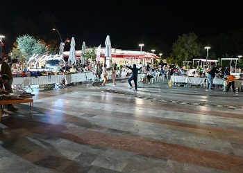 Kemer’de üreten mesken hanımları kermesi yapıldı