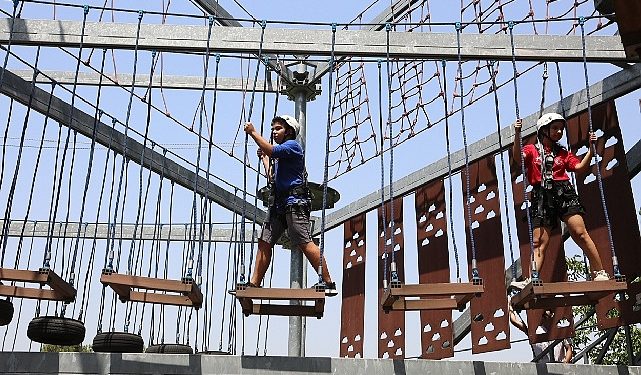 Küçükçekmece’deki Macera Parkları Ziyaretçi Akınına Uğradı