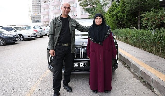 Lider Altınok TOGG’u vatandaşla birlikte kullanıyor