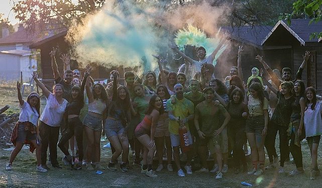 Lider Kılıç’tan Üniversiteli Gençlere ‘ Beğenilen Geldin ‘ Kampı