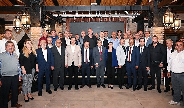 Lider Muhittin Böcek Muhtarlar Günü’nü kutladı