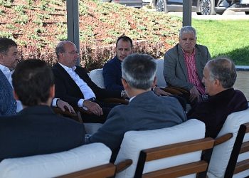 Lider Pekyatırmacı Basın Mensuplarıyla Bir Ortaya Geldi