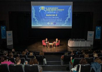 Lider Soyer: Kapı Kapı Dolaşarak Çocuklara Beslenme Çantası Dağıtıyoruz