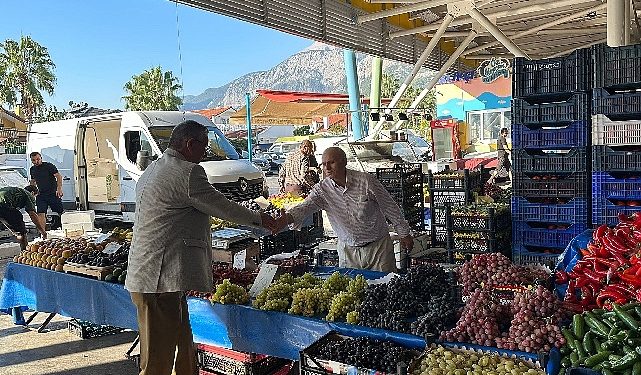 Lider Topaloğlu’ndan Pazar Esnafı Ziyareti