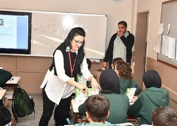 Lider Usta’dan 100.yılda tüm öğrencilere manalı ikram