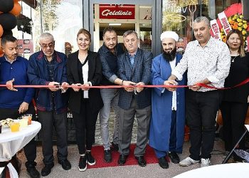 Malkara Belediye Lideri Ulaş Yurdakul Arsamiea Çiğ Köfte’nin açılışını gerçekleştirdi