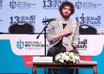 Mengüç: Âşık ben değil, sen diyebilendir