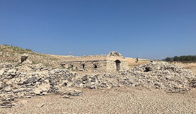 Mumcular Barajında Su Bitti Baraj Kapatıldı