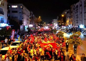 Narlıdere, 100. Yılda Cumhuriyet Ateşi ile aydınlandı