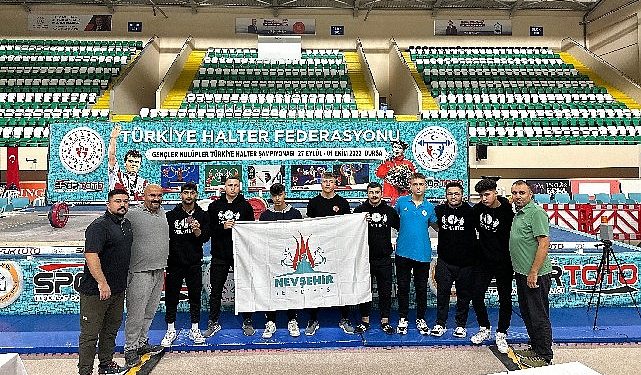 Nevşehir Belediyesi Gençlik ve Spor Kulübü’nün ulusal atleti Eray Çaylak Türkiye üçüncüsü oldu