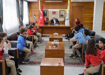 Öğrencilerden Lider Alim’e Manalı Mektup