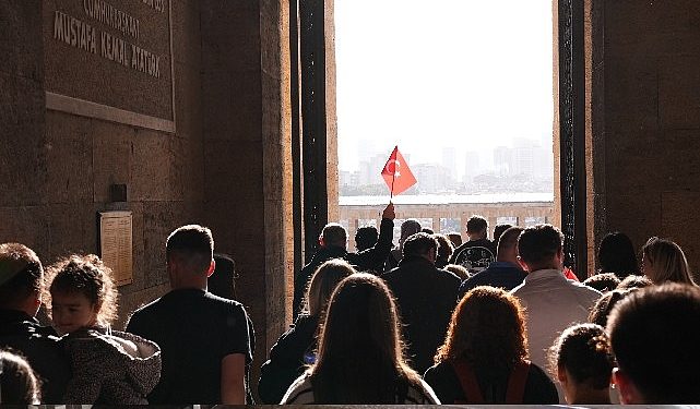 Polisan Kansai Boya’dan Anıtkabir Ziyareti