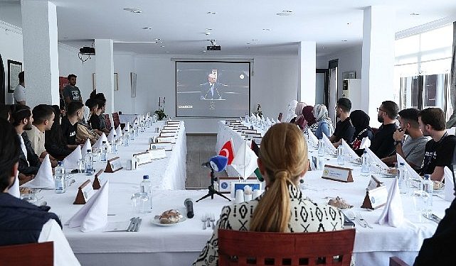 Rektör Hotar filistinli öğrencilerle buluştu