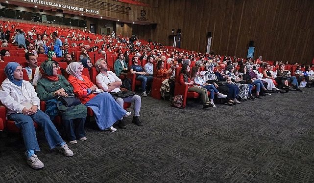 Sayar: Biz de Dünyaya Biçim Veriyoruz