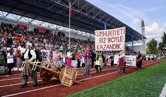 Seferihisar’da 100’üncü yıl çoşkusu