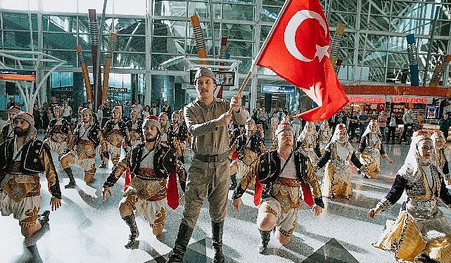 TAV Havalimanları’nda Cumhuriyet’in 100.yılı kutlamaları