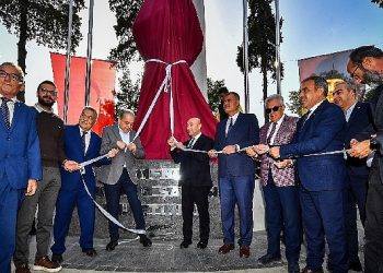 Tire Cumhuriyet Meydanı’nda Atatürk heykeli açıldı