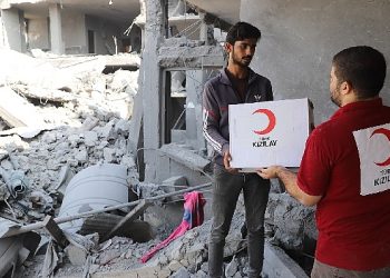 Türk Kızılay Gazze’deki Takımıyla Sivillere Yardım Ediyor