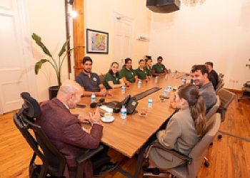 Urla’nın Bayan Basketbolcuları Lider Soyer’i Ziyaret Etti