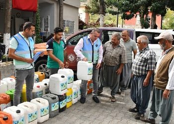 Yenişehir Belediyesi organik solucan gübresi dağıtımını sürdürüyor