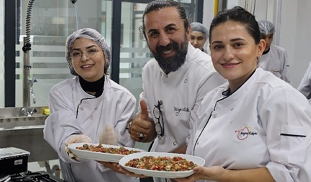 1. Klasik Yemek Yarışında heyet üyesi şefler, Gebze Beyaz Kalpler Eğitim ve Gelişim Merkezi’nde aşçılık eğitimi gören öğrencilere hayran kaldı
