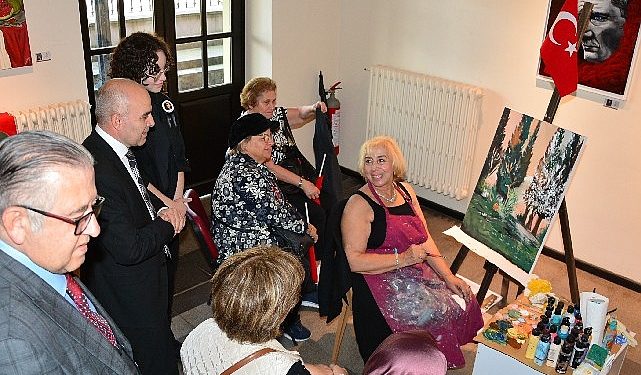 10 Kasım’a Özel Canlı Fotoğraf Performansı