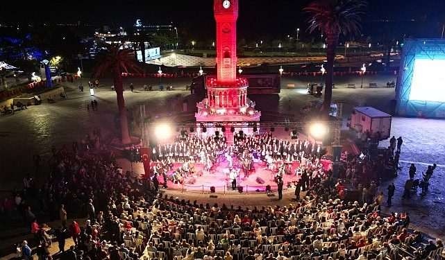 100. Yıl Cumhuriyet Özel Korosu saat 19.23’te sahne aldı