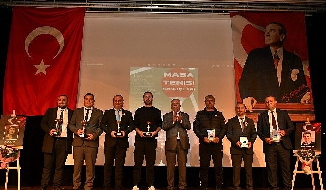 24 Kasım Öğretmenler Günü düzenlenen programla kutlandı