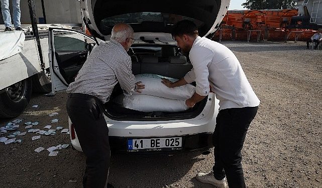 61 bin 885 arı kovanına şeker dayanağı