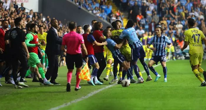 Fenerbahçe’den hakeme sert tepki: “Sokak kavgası mı futbol maçı mı?”